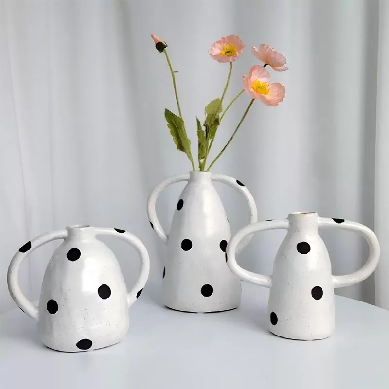 Polka Dot Gresezko loreontzia Polka Dot Gresezko loreontzia